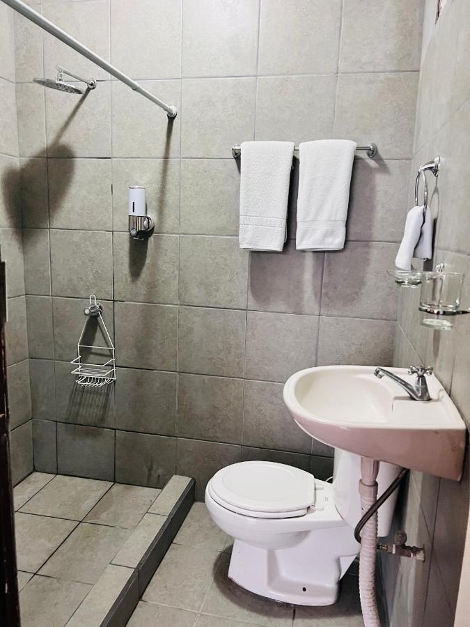 Hotel Adventure Lodge Jacó Екстериор снимка