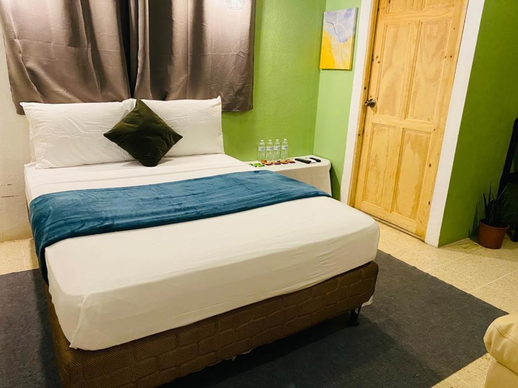 Hotel Adventure Lodge Jacó Екстериор снимка
